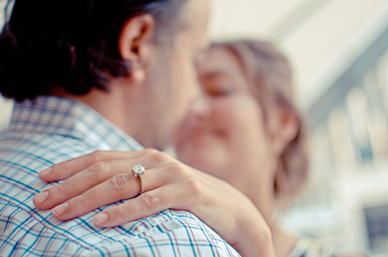 How to Choose an Engagement Ring