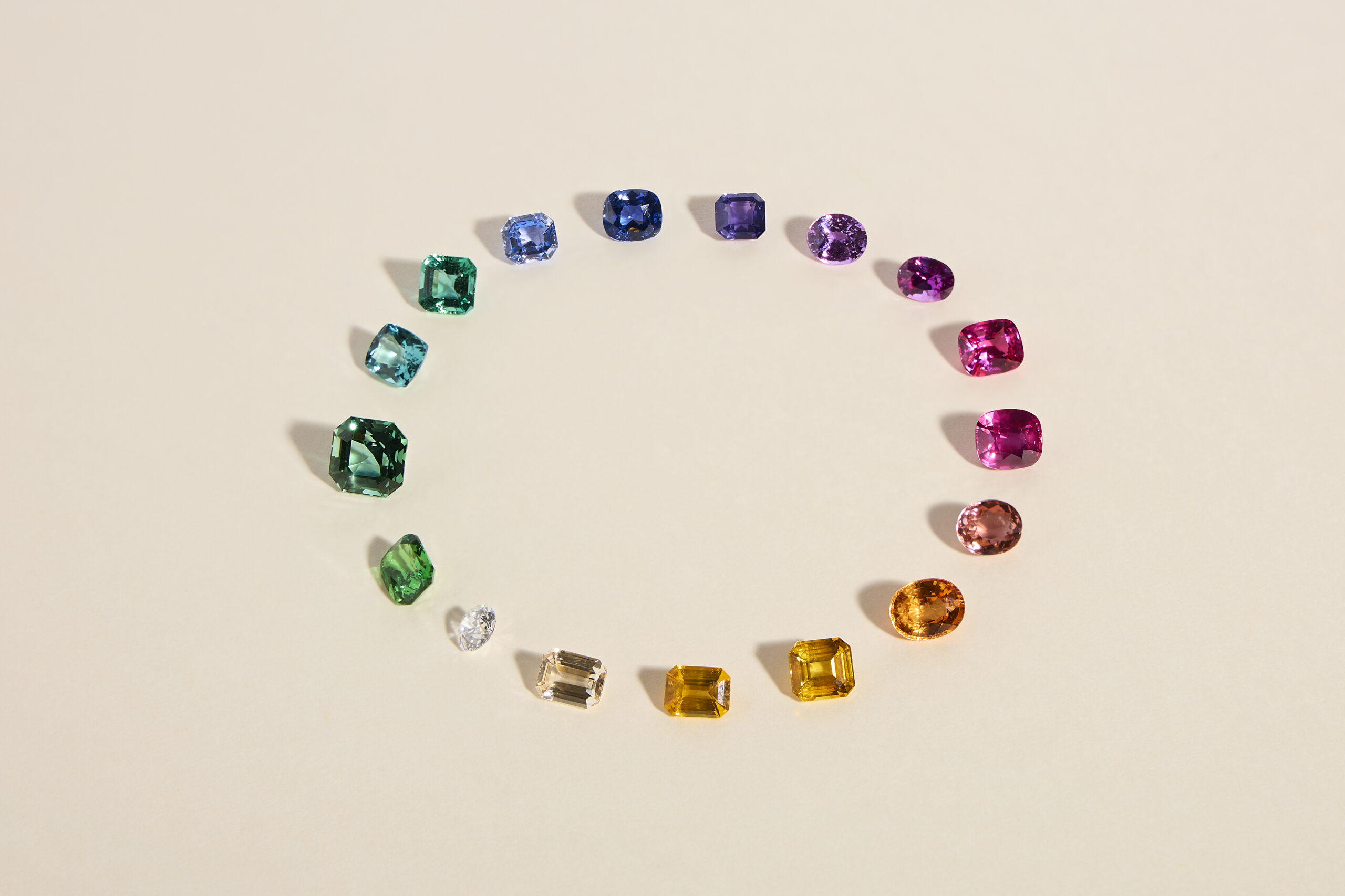 pierres précieuses de couleurs